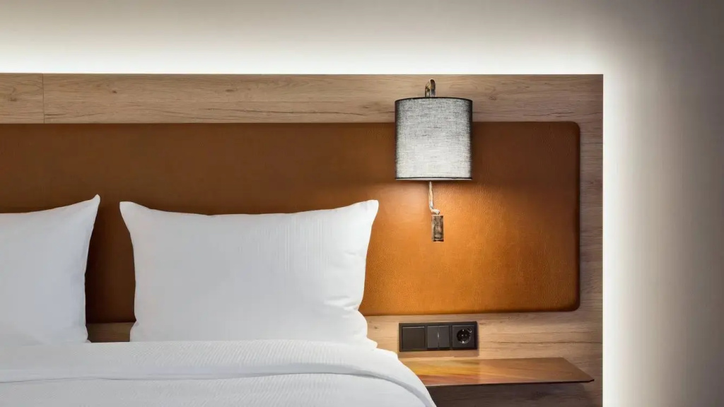 Moxy Sleeper King Double room (full double bed)