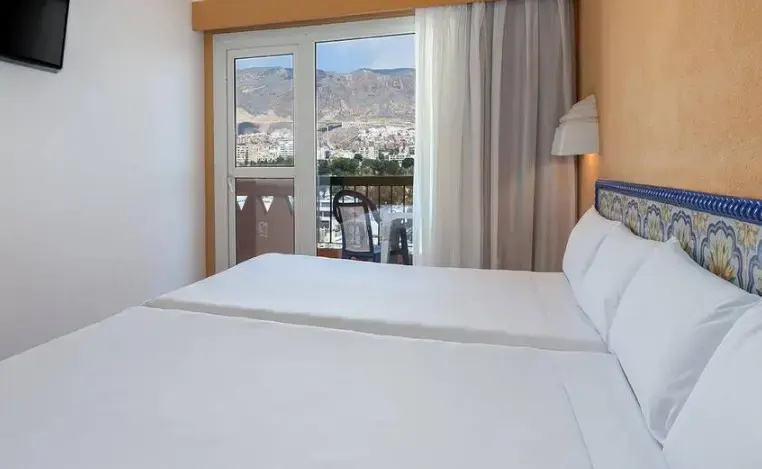 Double room (full double bed)