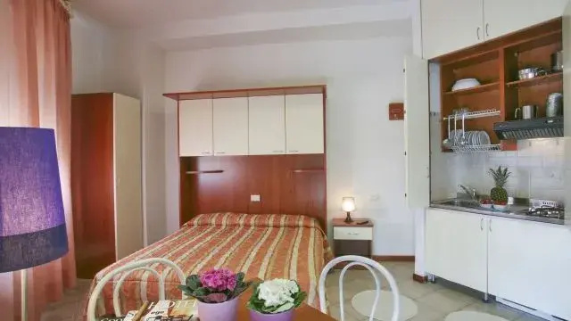 Double Studio (full double bed)