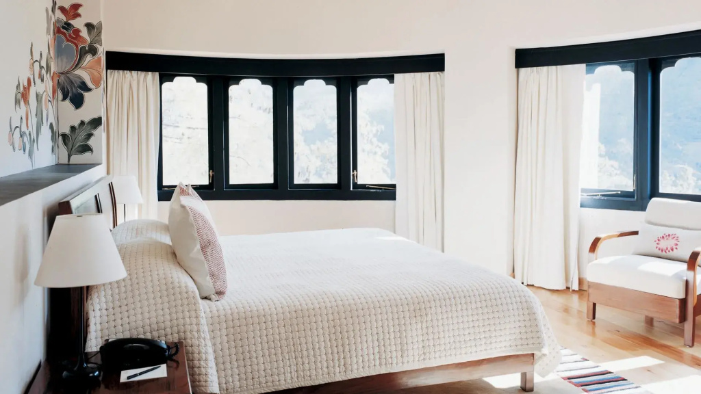 Como Double Suite (full double bed)