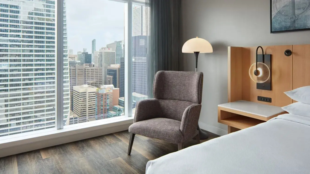 Club level Double Guest room (full double bed)