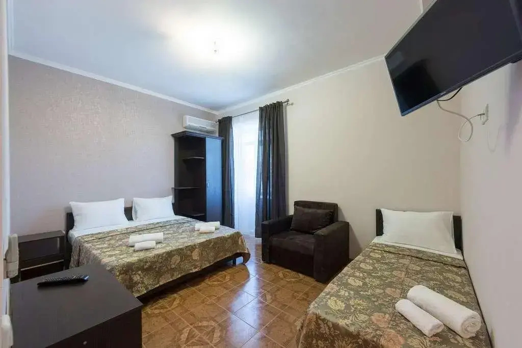 Standard Triple room with balcony