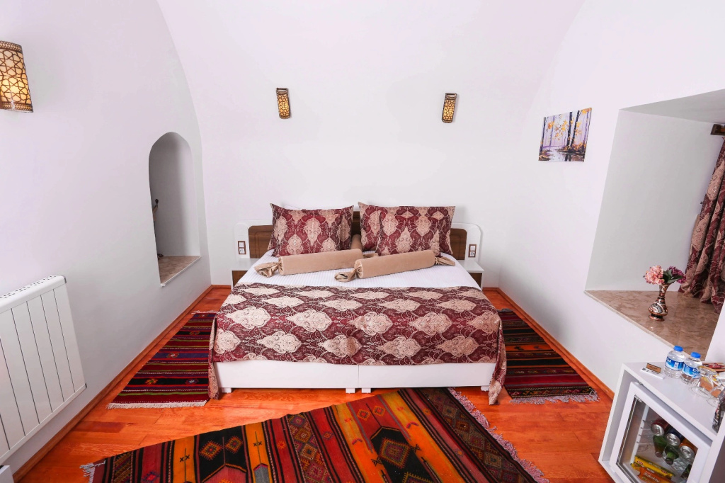 Double Suite room (full double bed)