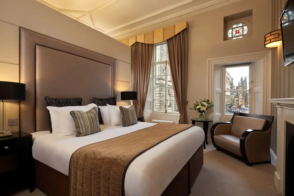 Courant Double Suite (full double bed)