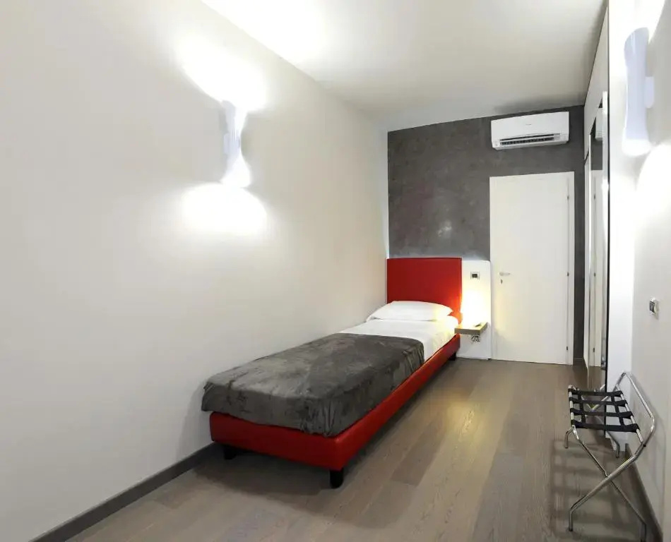 Standard Single room with courtyard view