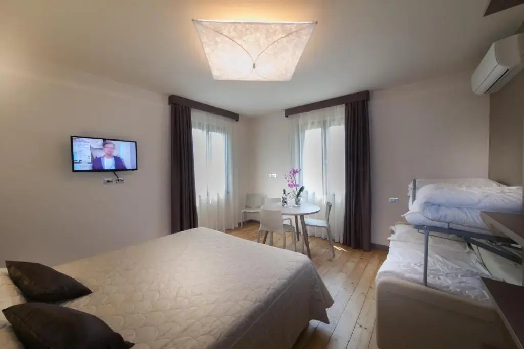 Standard Double Studio (full double bed)