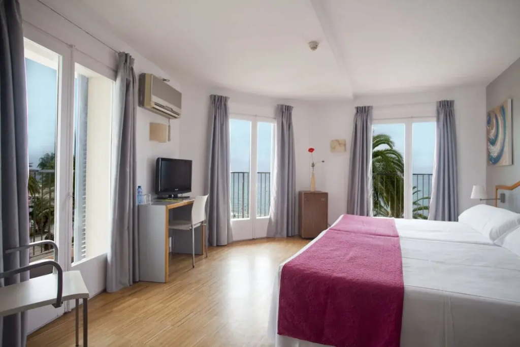 Superior Double room with sea view (twin beds)