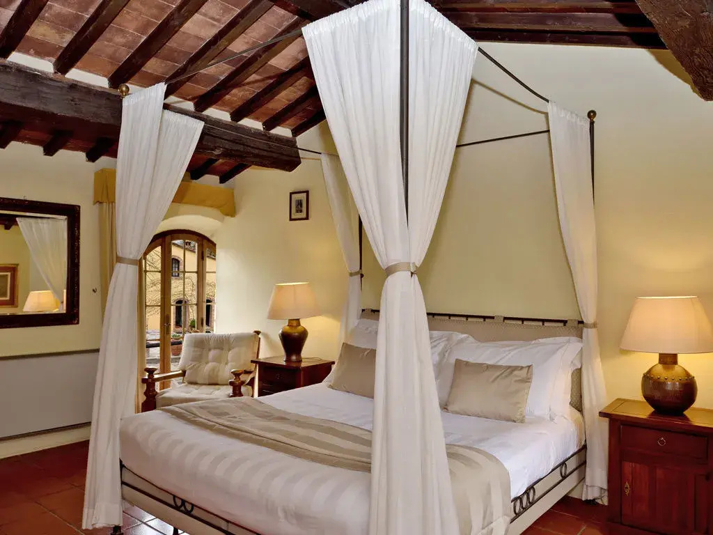 Hotel Borgo San Luigi - Tap to explore photos