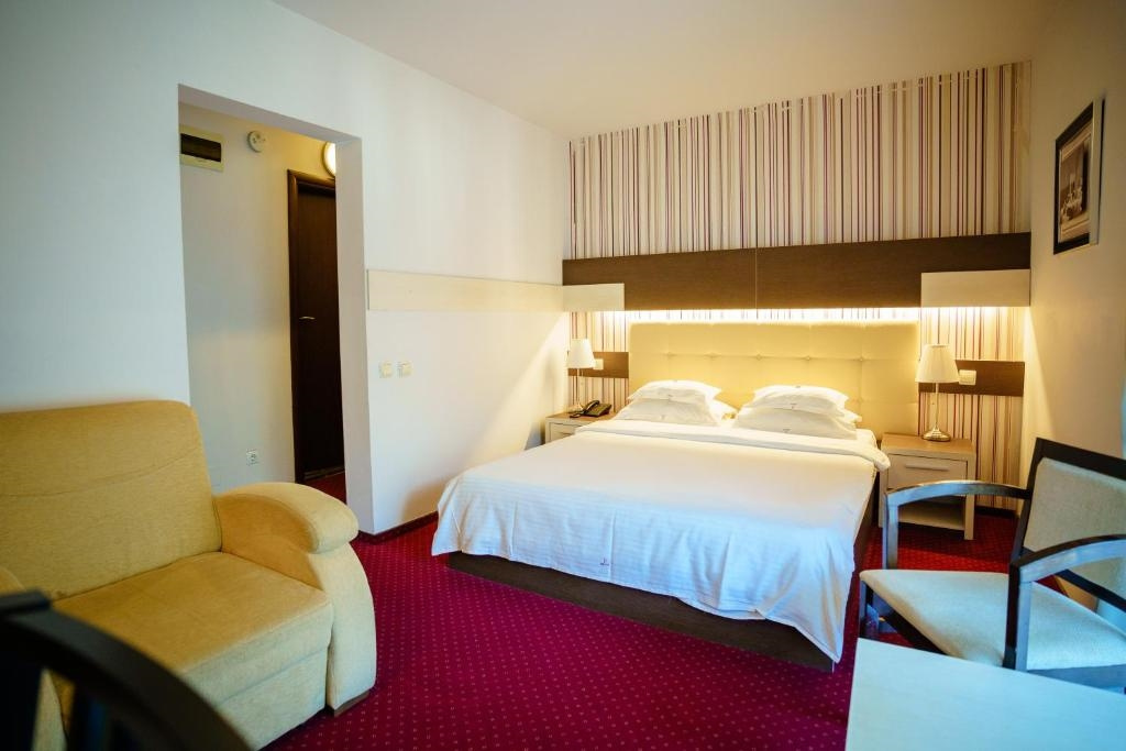 Family Double room with balcony (full double bed)