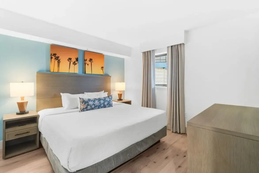 1 Bedroom North Tower Deluxe Condo with ocean view