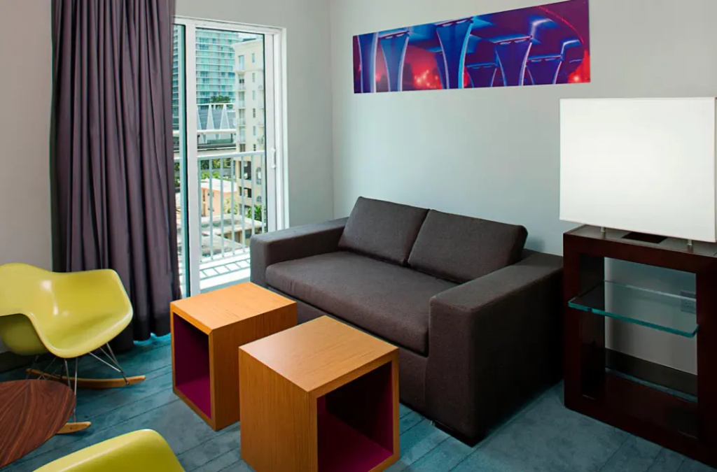 2 balconies High Floor Double Suite with city view (full double bed)