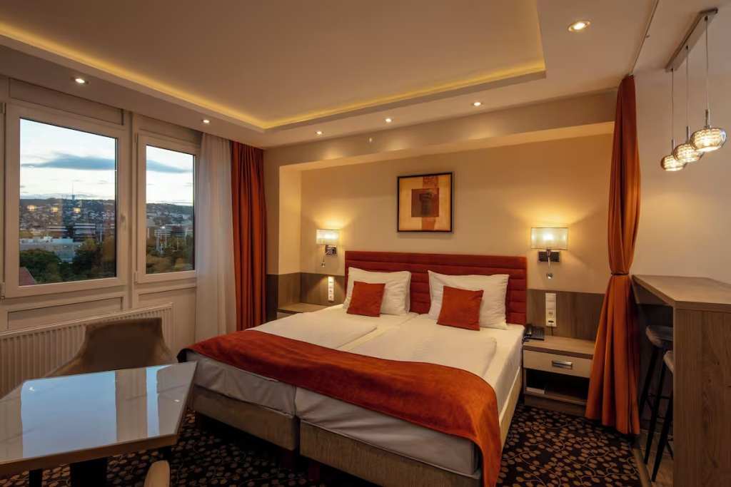 Deluxe Double Studio (full double bed)