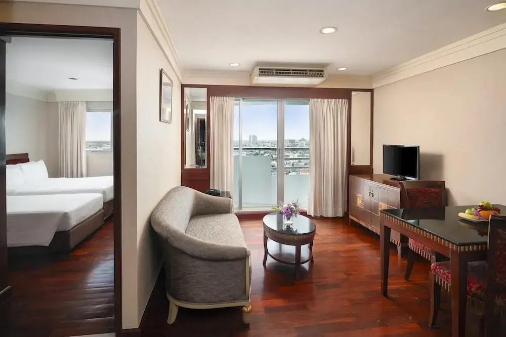Семейный люкс с 2 комнатами в Prince Palace Hotel Bangkok