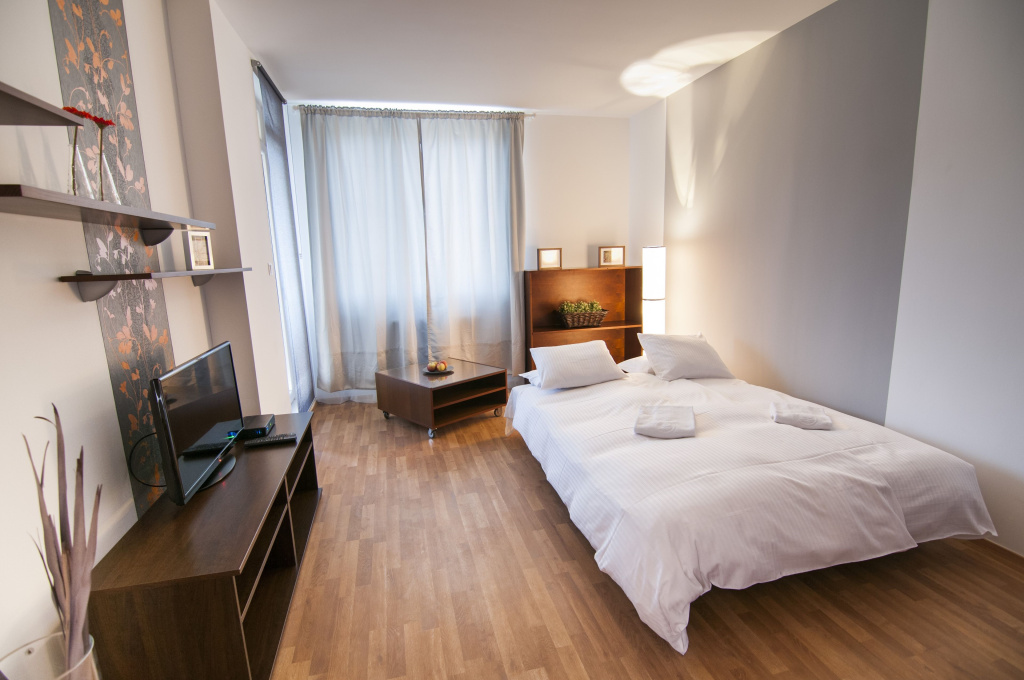 2 Bedrooms Apartment