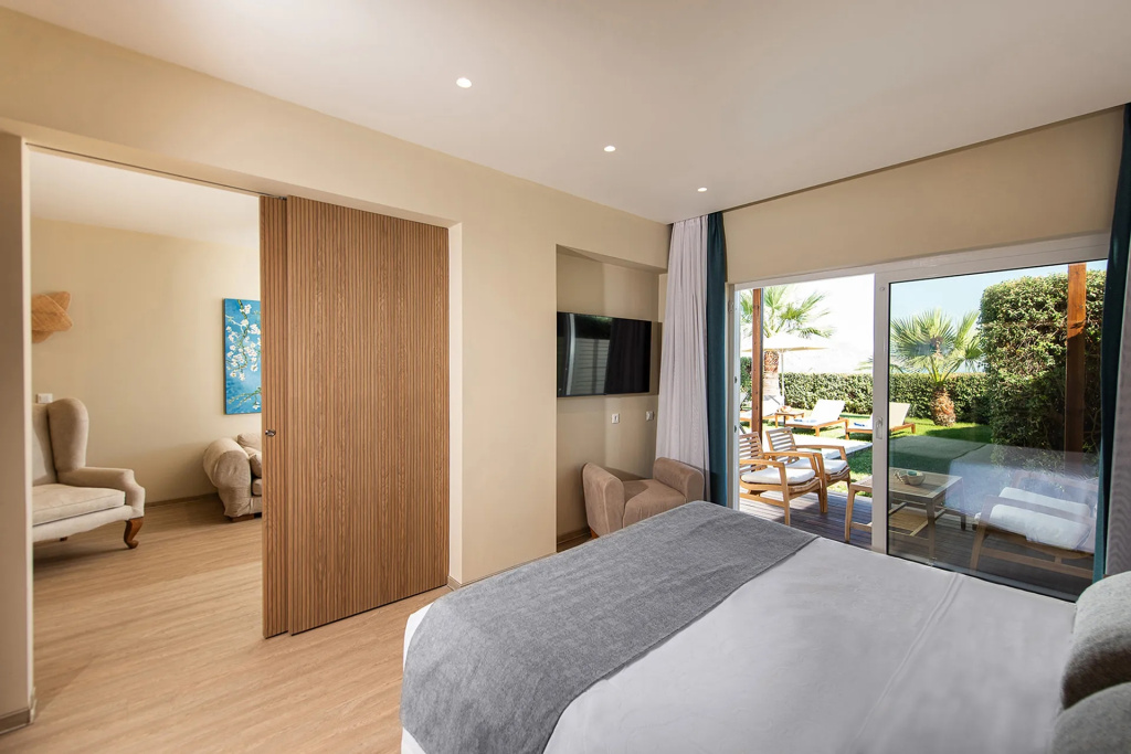 Aqua Private Pool Double Suite (full double bed)