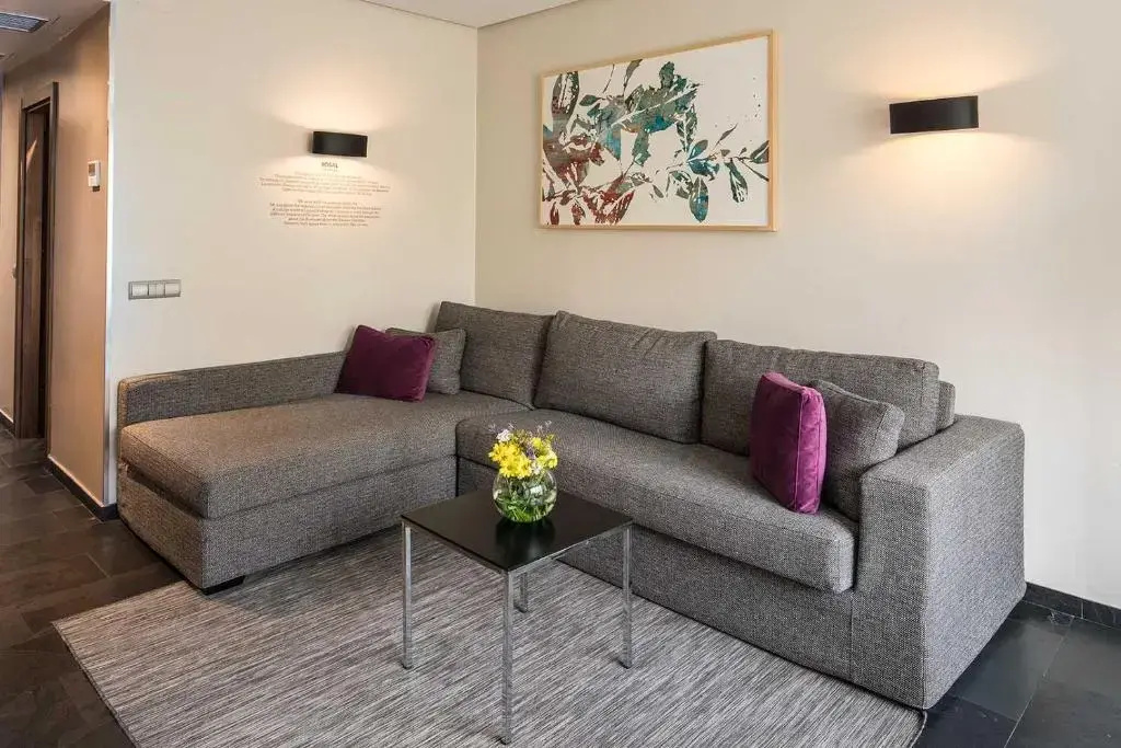Apartosuites Jardines de Sabatini - Chambres