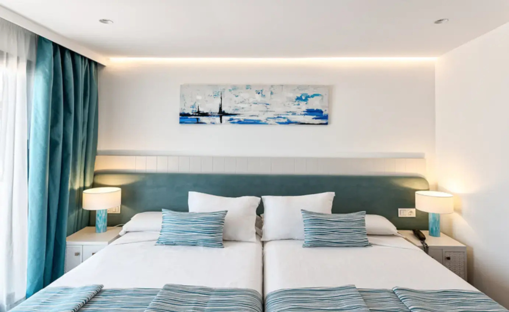 Hotel Perla Marina - Chambres