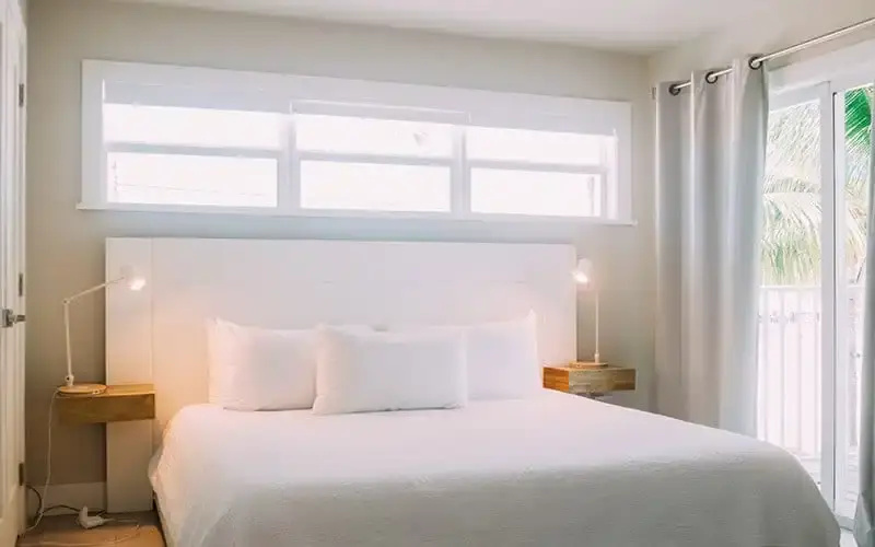 1 Bedroom Suite with land view