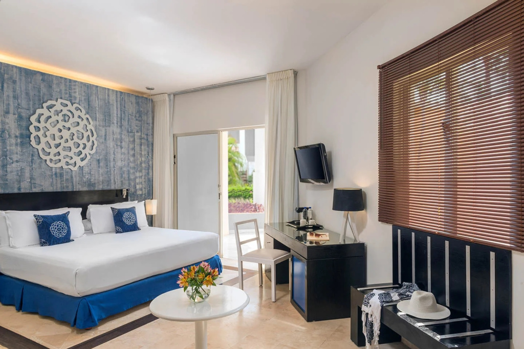 Superior Maya Deluxe Double room (full double bed)