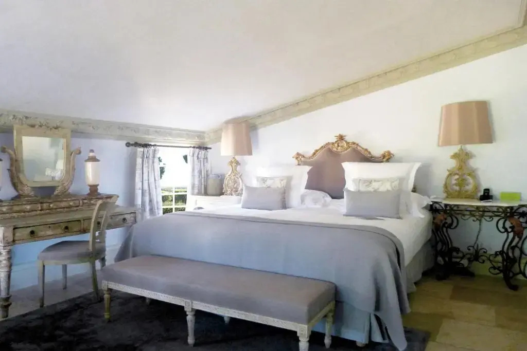 Double Junior Suite (full double bed)
