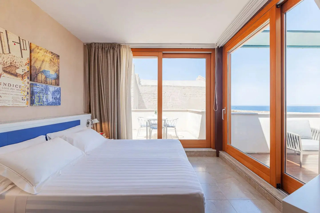 Double Junior Suite with terrace with sea view (full double bed)