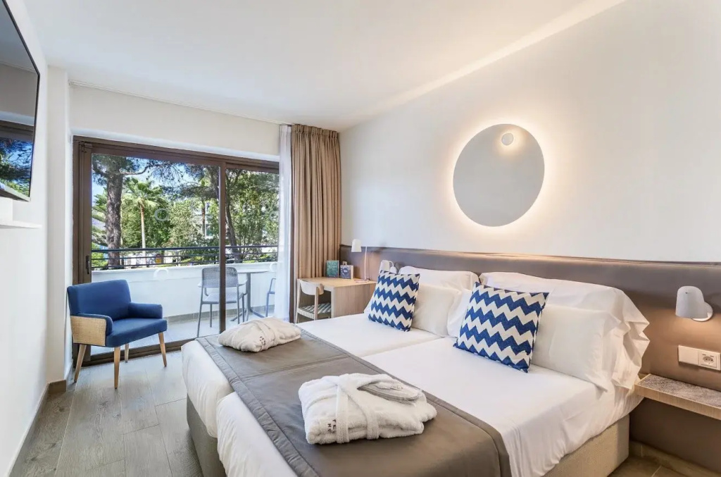 Double room (twin beds)