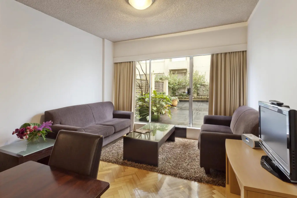 2 Bedrooms Apartment