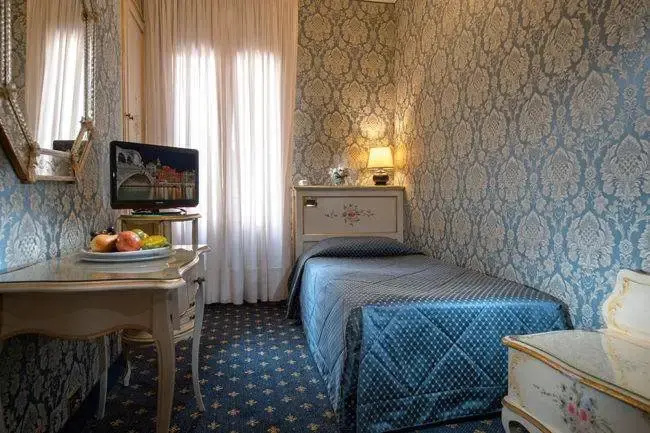 Classic Single room