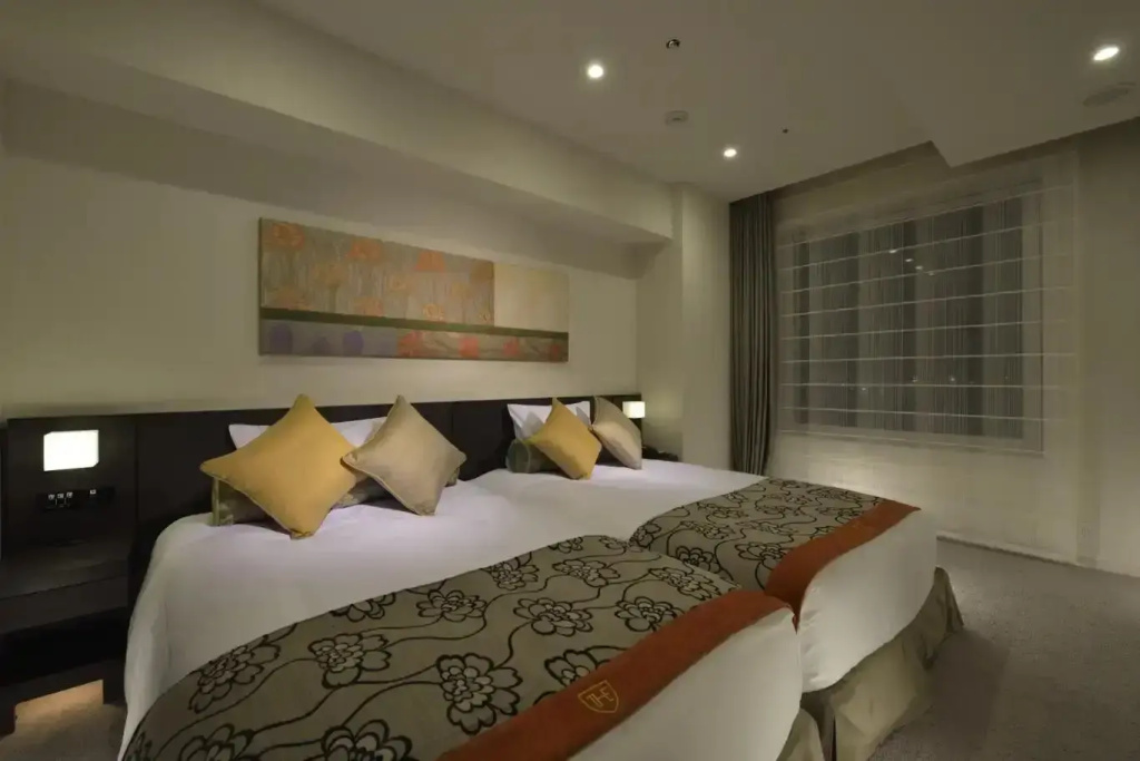 Home Spa Double Suite twin beds