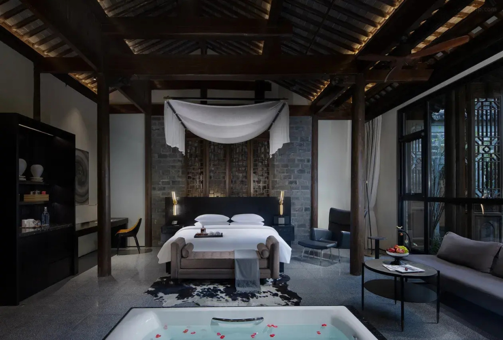 Hidden South Courtyard Ming Dynasty Courtyard and Smart Double room (full double bed)