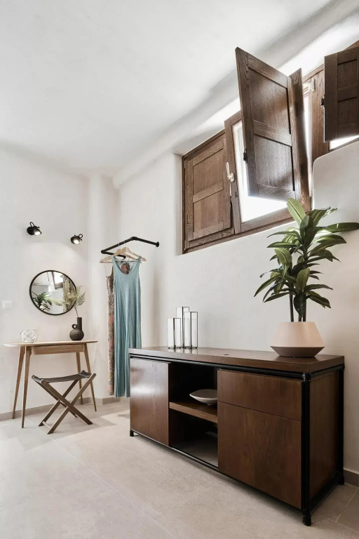 Deluxe Quintuple Suite