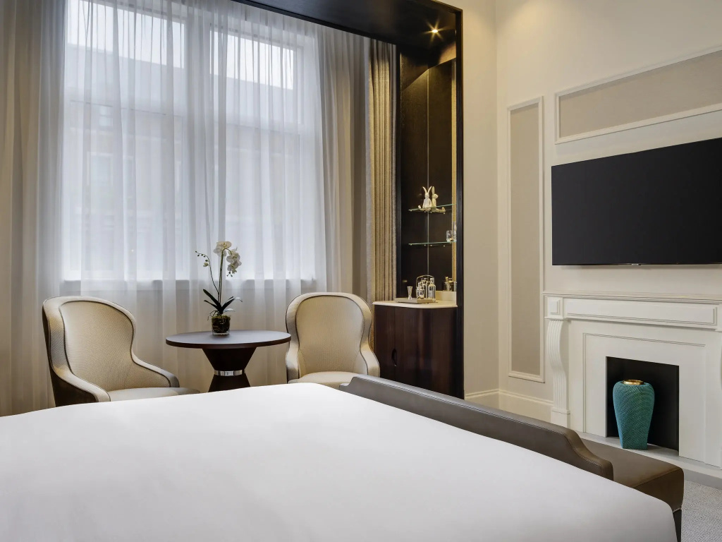 Accessible Fairmont Double room (full double bed)