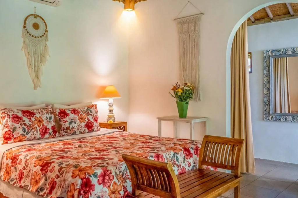 River Double Cottage (full double bed)