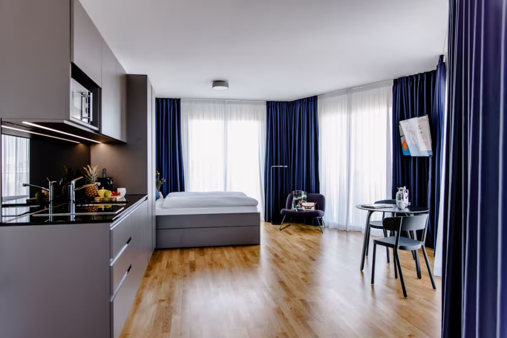 Executive Double Studio (full double bed)