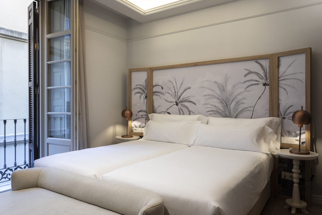 Superior Double room with balcony full double bed