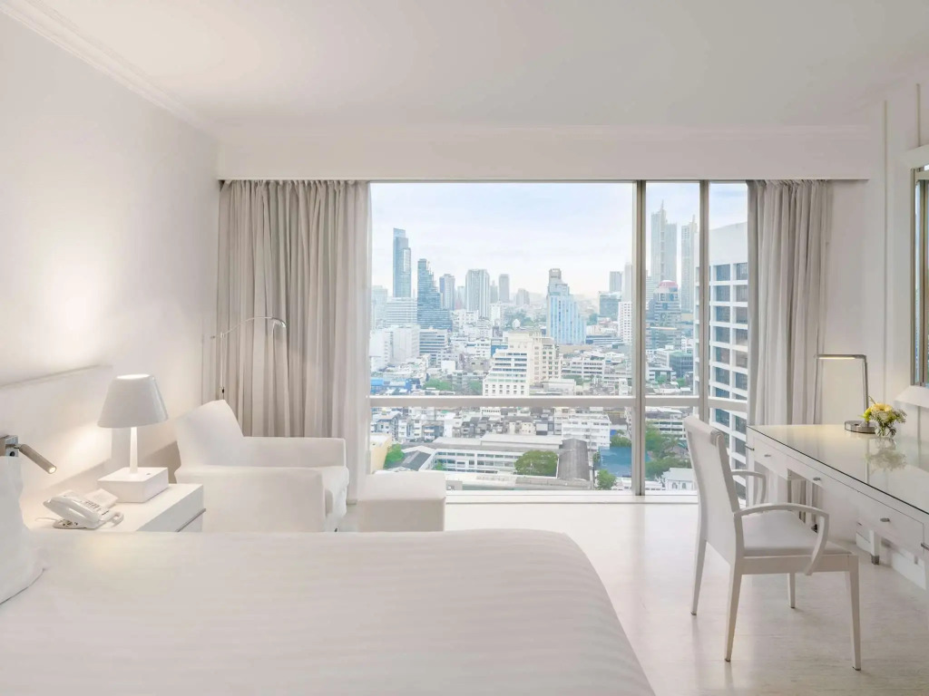 Двухместный номер G Club двуспальная кровать в Pullman Bangkok Hotel G