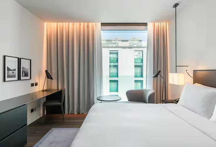 Deluxe Double room with courtyard view (full double bed)