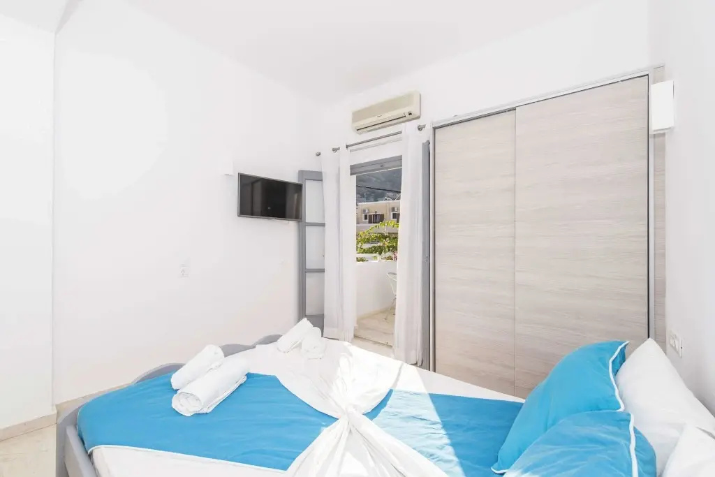 Double Apartment (full double bed)