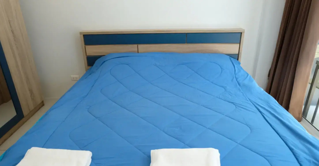 Double room with balcony (full double bed)