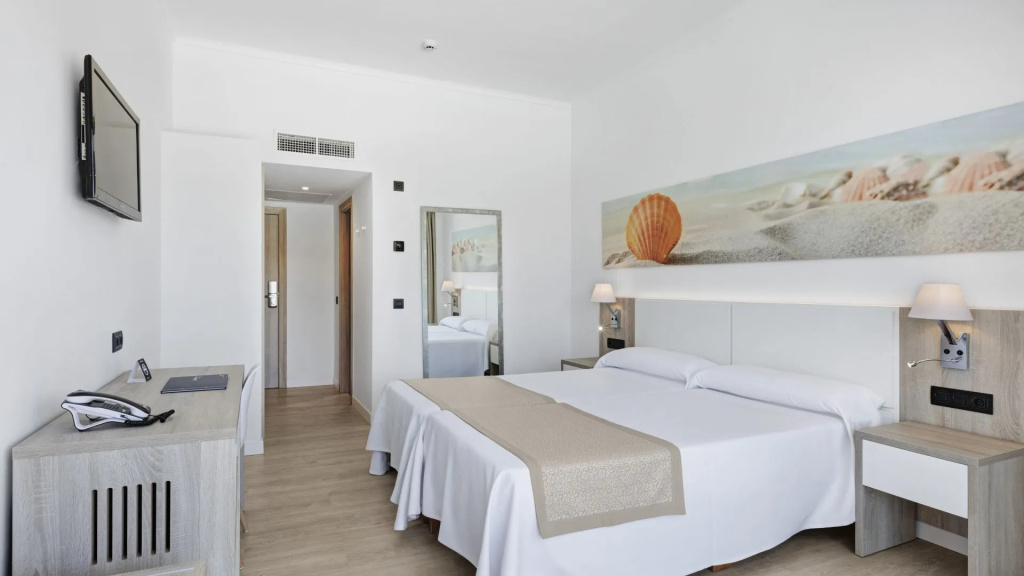 Standard Double room (twin beds)