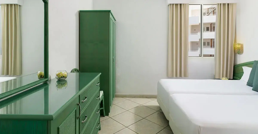 Aparthotel Esquinzo Y Monte Del Mar - Chambres