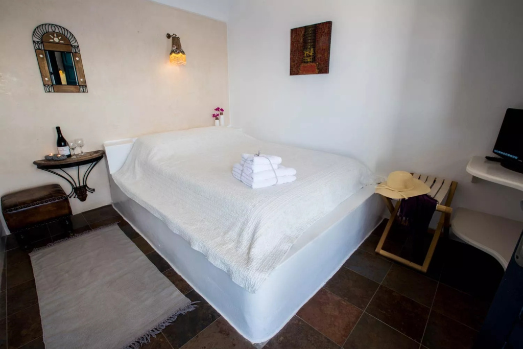 Superior Double Studio with Caldera view (full double bed)