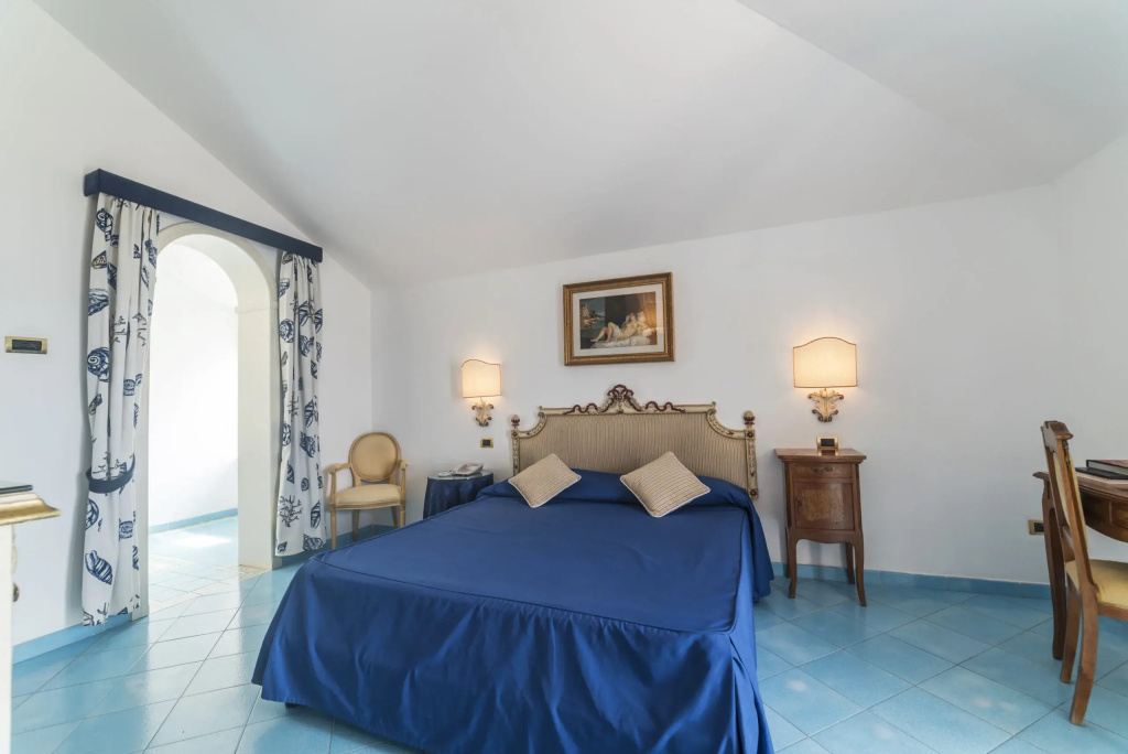 Double Junior Suite (full double bed)