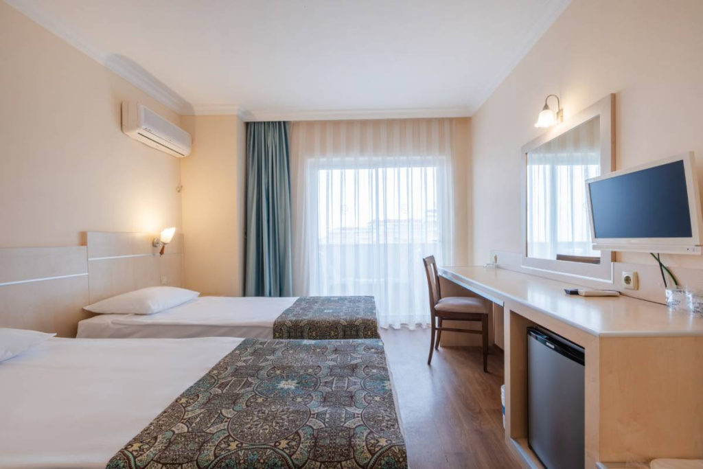 Standard Spacious Double room (full double bed)