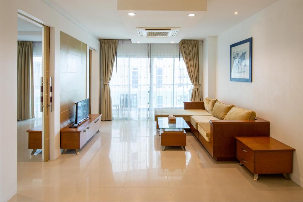 Люкс c 1 комнатой с видом на море в Royal Beach View Suites
