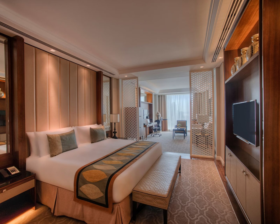 Double Junior Suite with city view (full double bed)