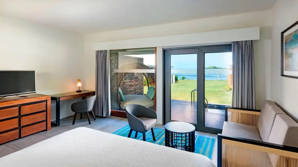 Plunge Pool Larger Double Guest room Island view
