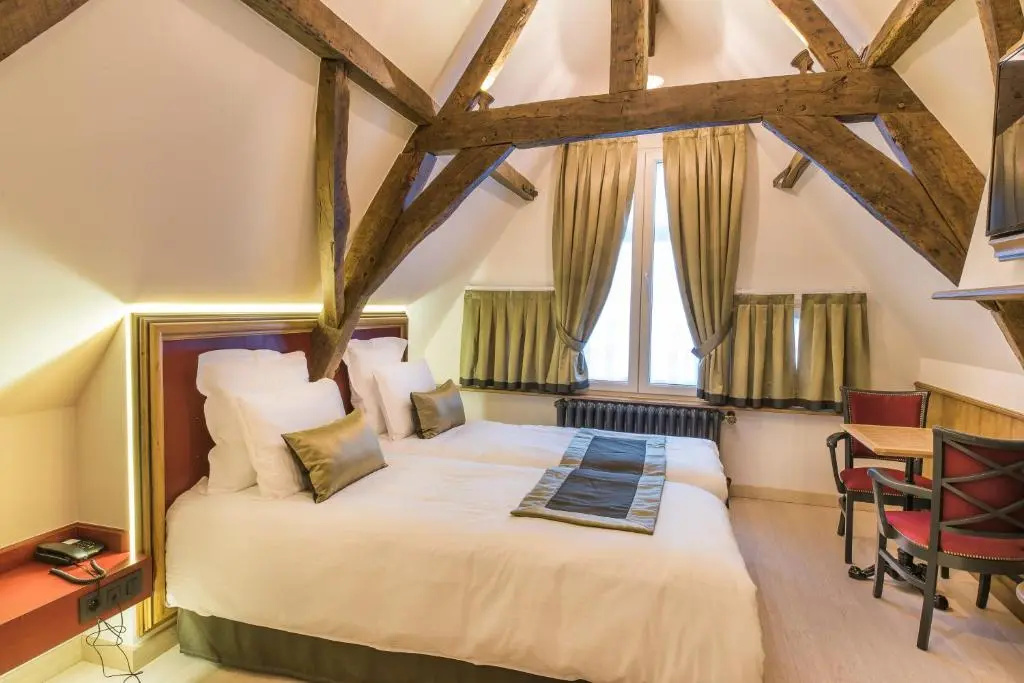 Romantic Double room twin beds