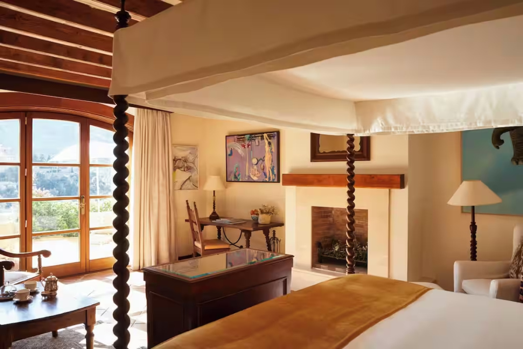 Deluxe Double Junior Suite (full double bed)