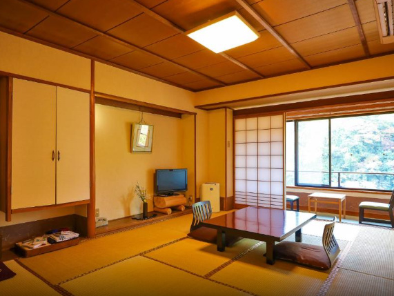 Momijiya Honkan Takao Sansou Ryokan 사진 9
